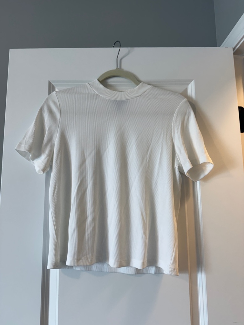 Banana Republic White Short Sleeve Ribbed Tee